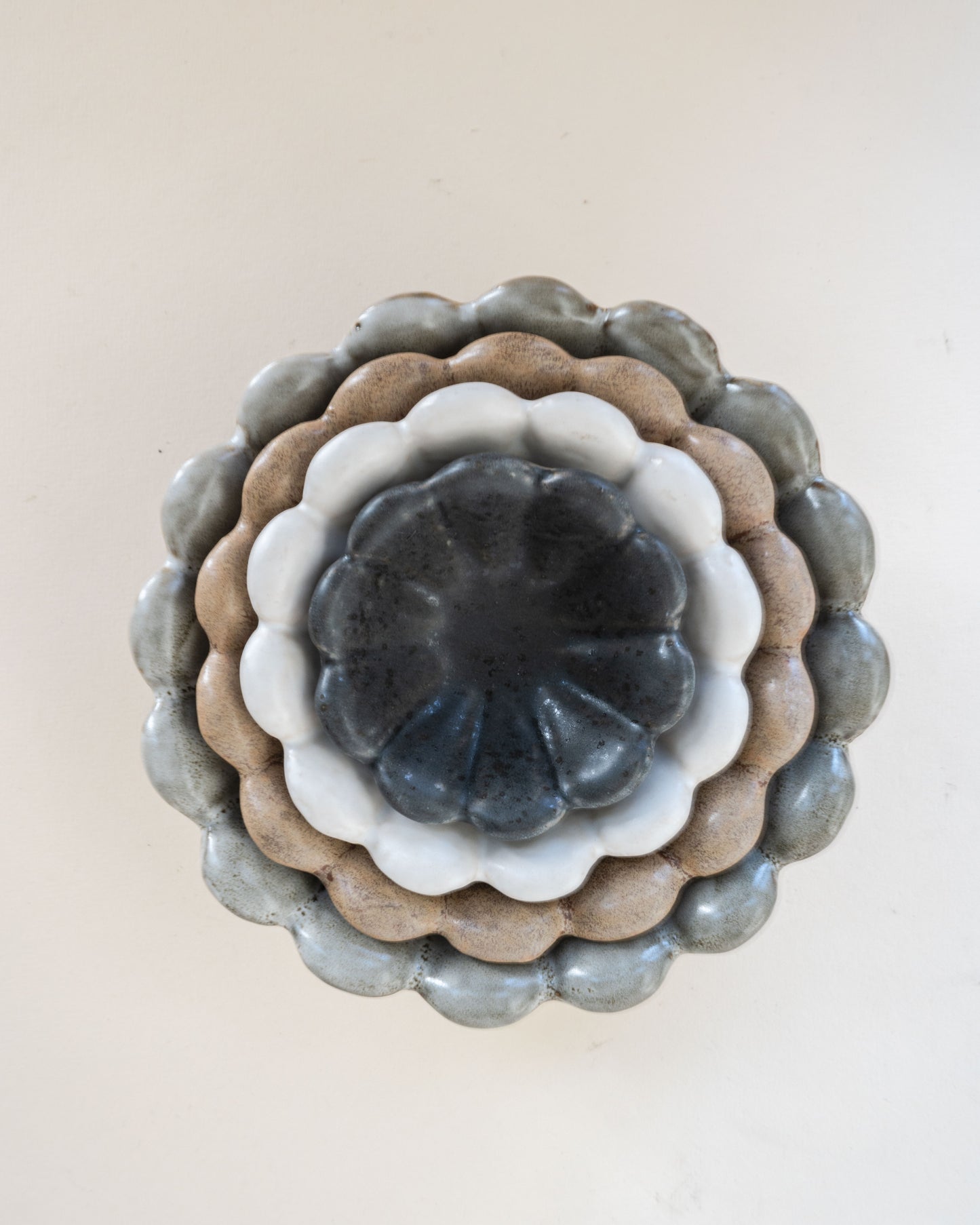 Stoneware Flower Bowl set